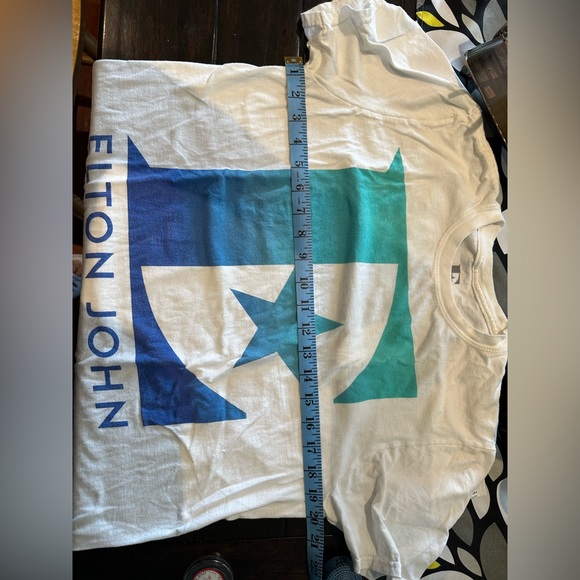 Elton John Yellow brick Road Tour t-shirt - Picture 10 of 11